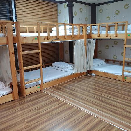 Seom Guesthouse Σεογκουίπο Εξωτερικό φωτογραφία