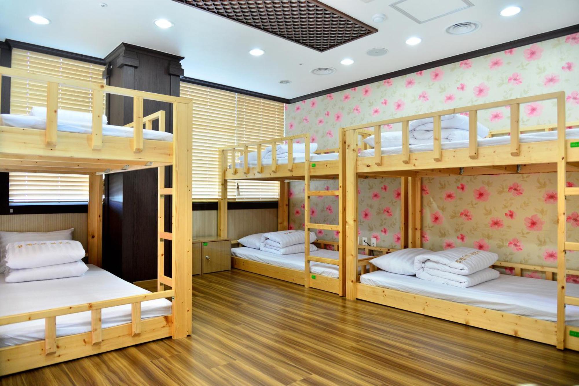 Seom Guesthouse Σεογκουίπο Εξωτερικό φωτογραφία