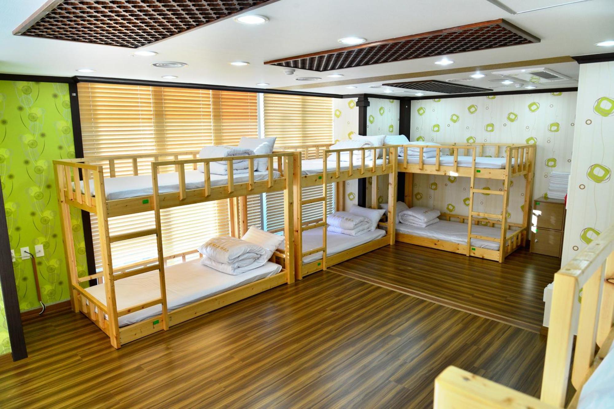 Seom Guesthouse Σεογκουίπο Εξωτερικό φωτογραφία