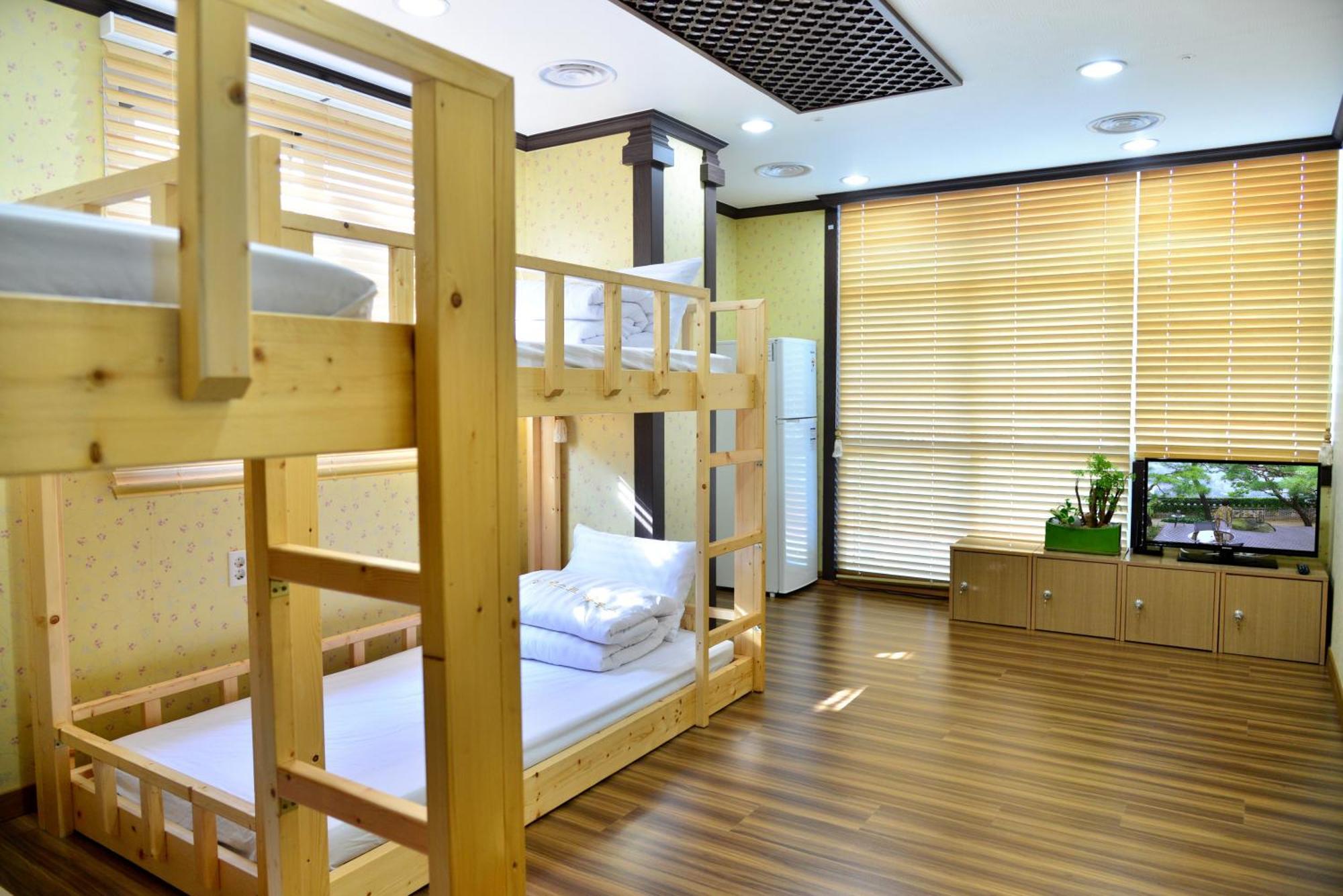 Seom Guesthouse Σεογκουίπο Εξωτερικό φωτογραφία