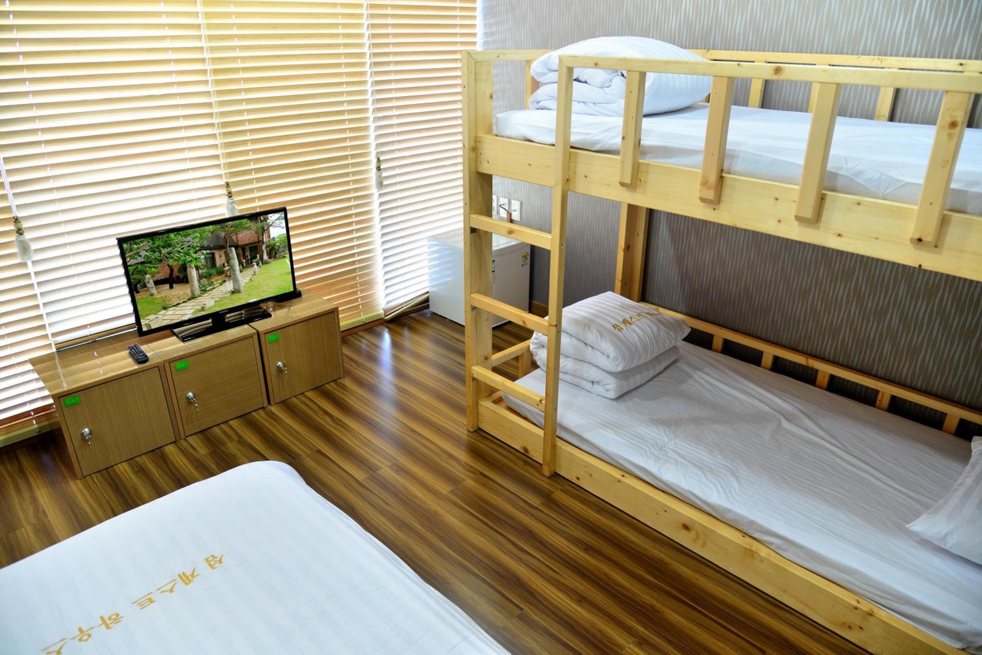 Seom Guesthouse Σεογκουίπο Εξωτερικό φωτογραφία