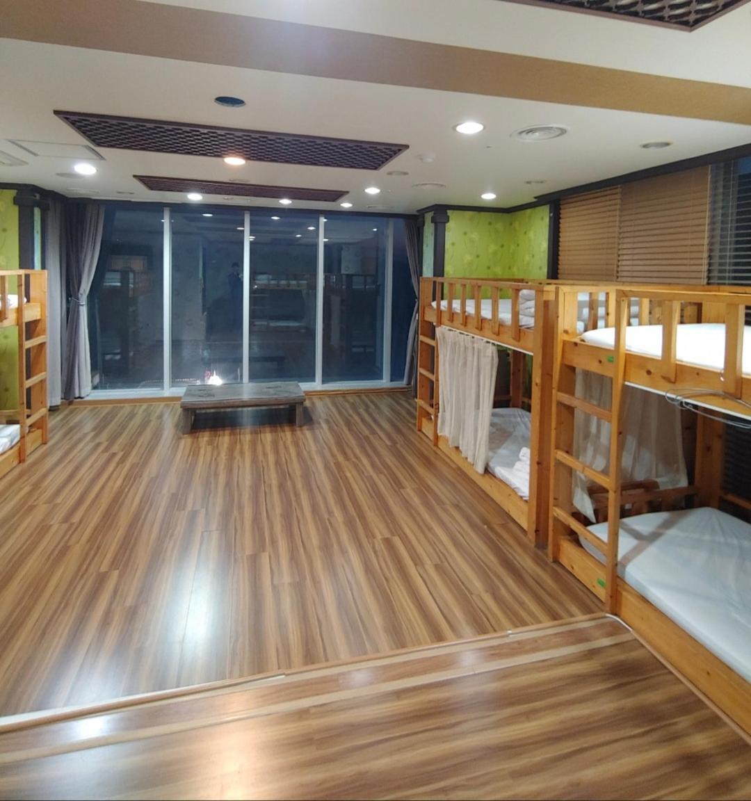 Seom Guesthouse Σεογκουίπο Εξωτερικό φωτογραφία