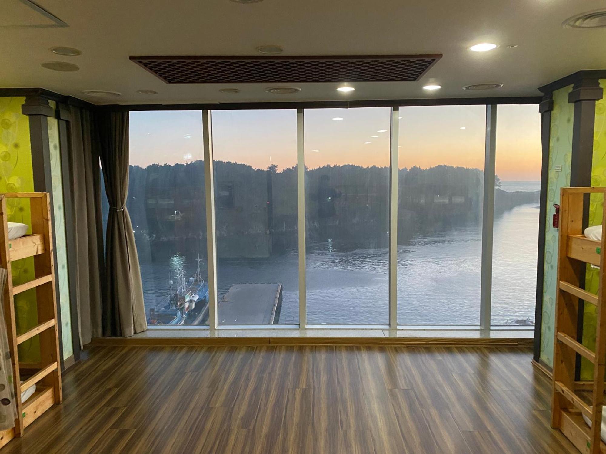Seom Guesthouse Σεογκουίπο Εξωτερικό φωτογραφία