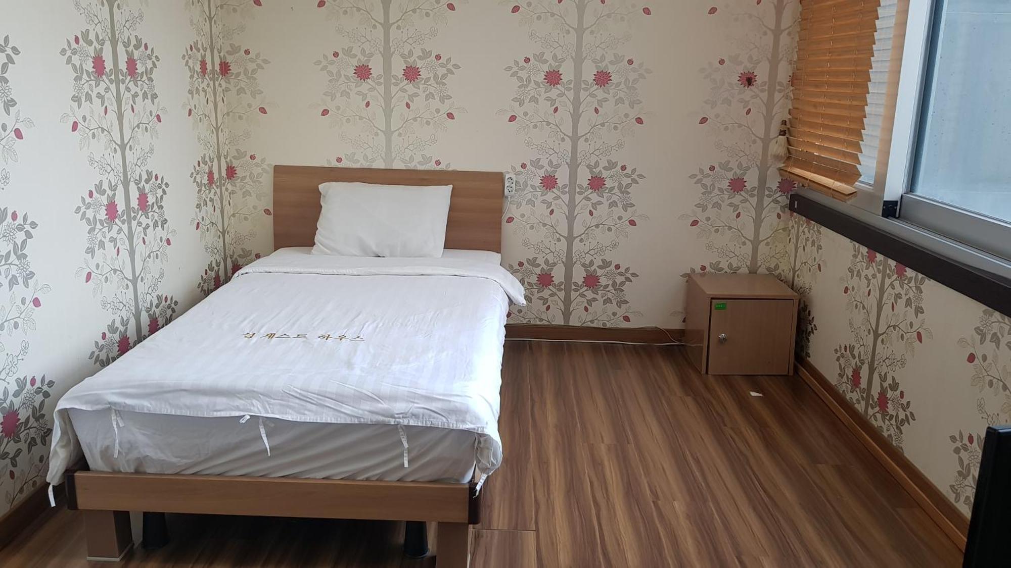 Seom Guesthouse Σεογκουίπο Εξωτερικό φωτογραφία